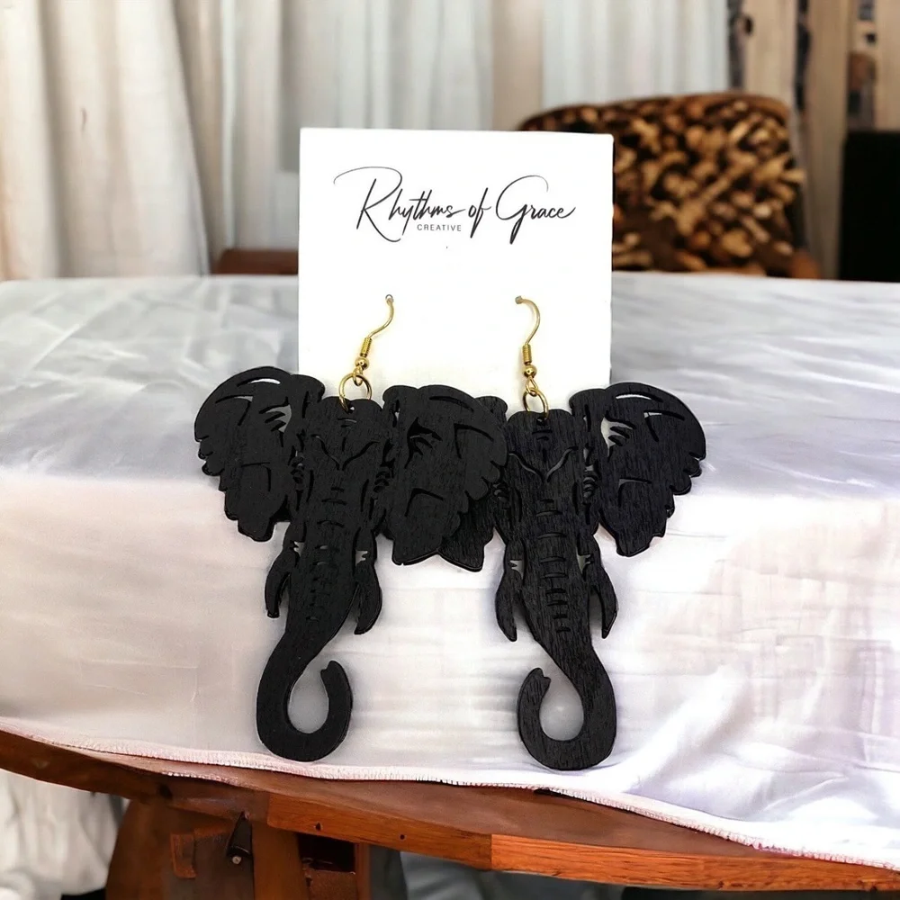 N/A elephant earrings